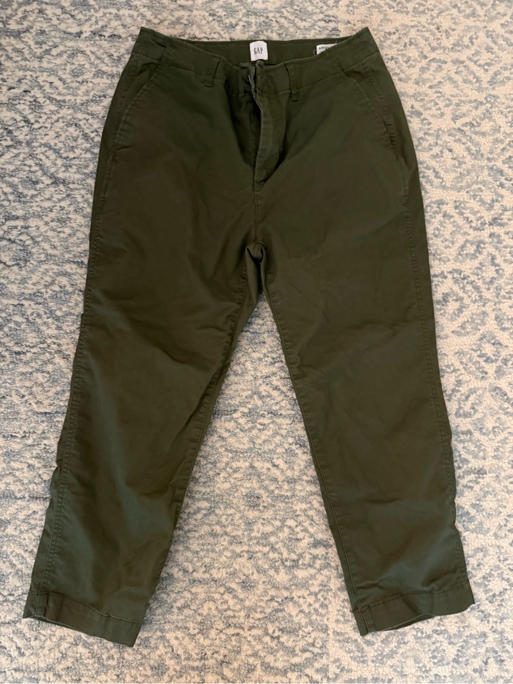 GAP Women’s straight olive green chinos 8 Petite